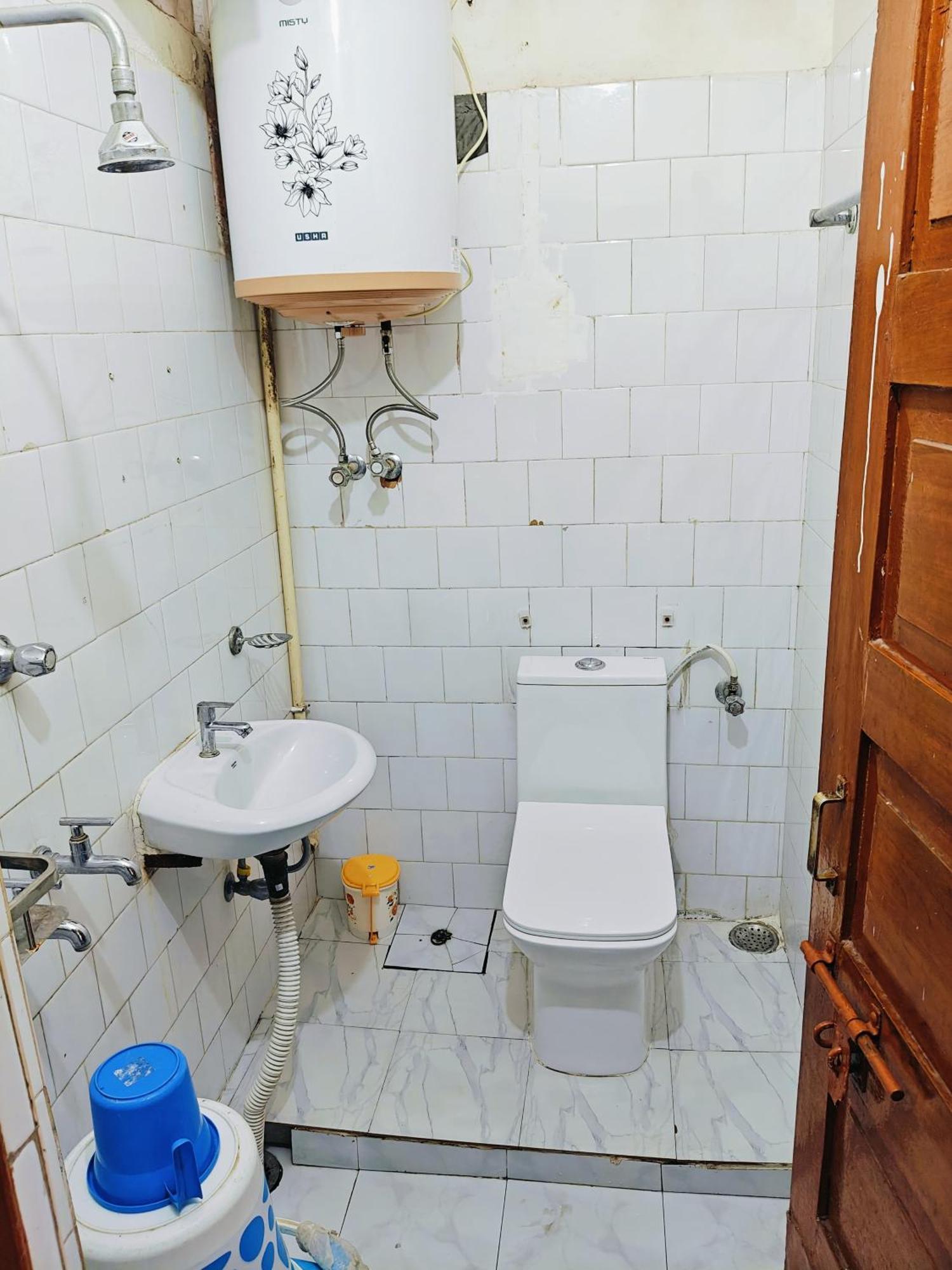 Kiara Home Stays Варанаси Экстерьер фото